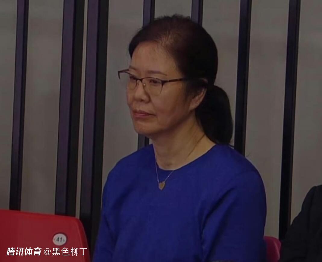 作为“电影的夏天”概念提出者，电影频道持续以融媒体直播形式推介2024暑期档佳片，面向全网，为电影人与观众架起沟通桥梁。