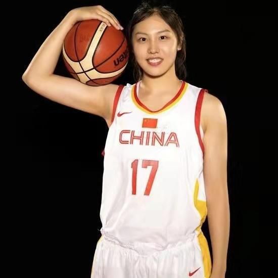 这一类别规定了网络微短剧为“单集不超过10分钟的网络剧”，意味着微短剧已经形成不可忽视的内容新品类 全国人大代表赵冬苓谈长剧如何应对微短剧冲击 2024-03-06 近几年来，网络微短剧逐渐兴起，接连出现现象级“爆款”。