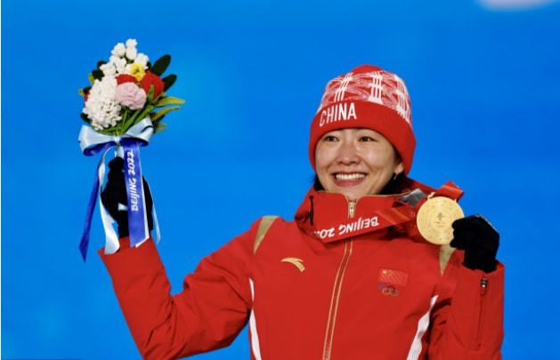 2026-03-04 2026中国电影票房破100亿!