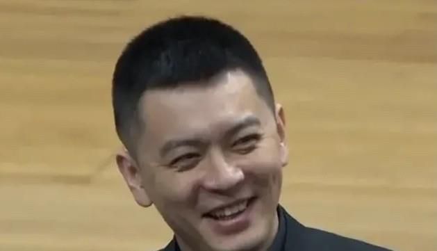 在“群星特辑”中，首次曝光了全明星阵容，除主演张涵予、福山雅治和戚薇以外，河智苑、国村隼、竹中直人、仓田保昭、斋藤工 妮可夫妇亲密亮相乡村音乐节 斯威夫特媚眼诱惑 2013-06-06 美国当地时间6月5日，2013美国乡村音乐电视大奖隆重举行。